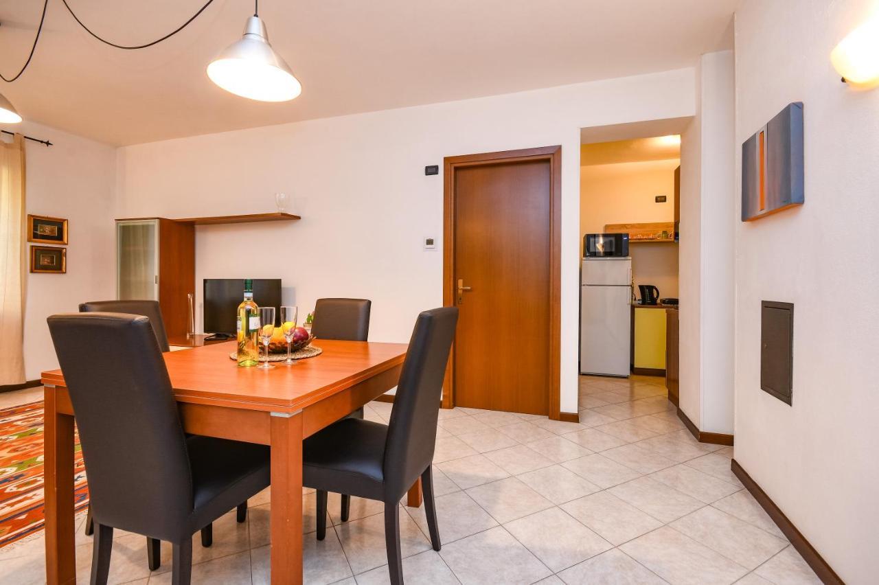 דסנזאנו דל גארדה Desenzanoloft Yellow Apartment מראה חיצוני תמונה